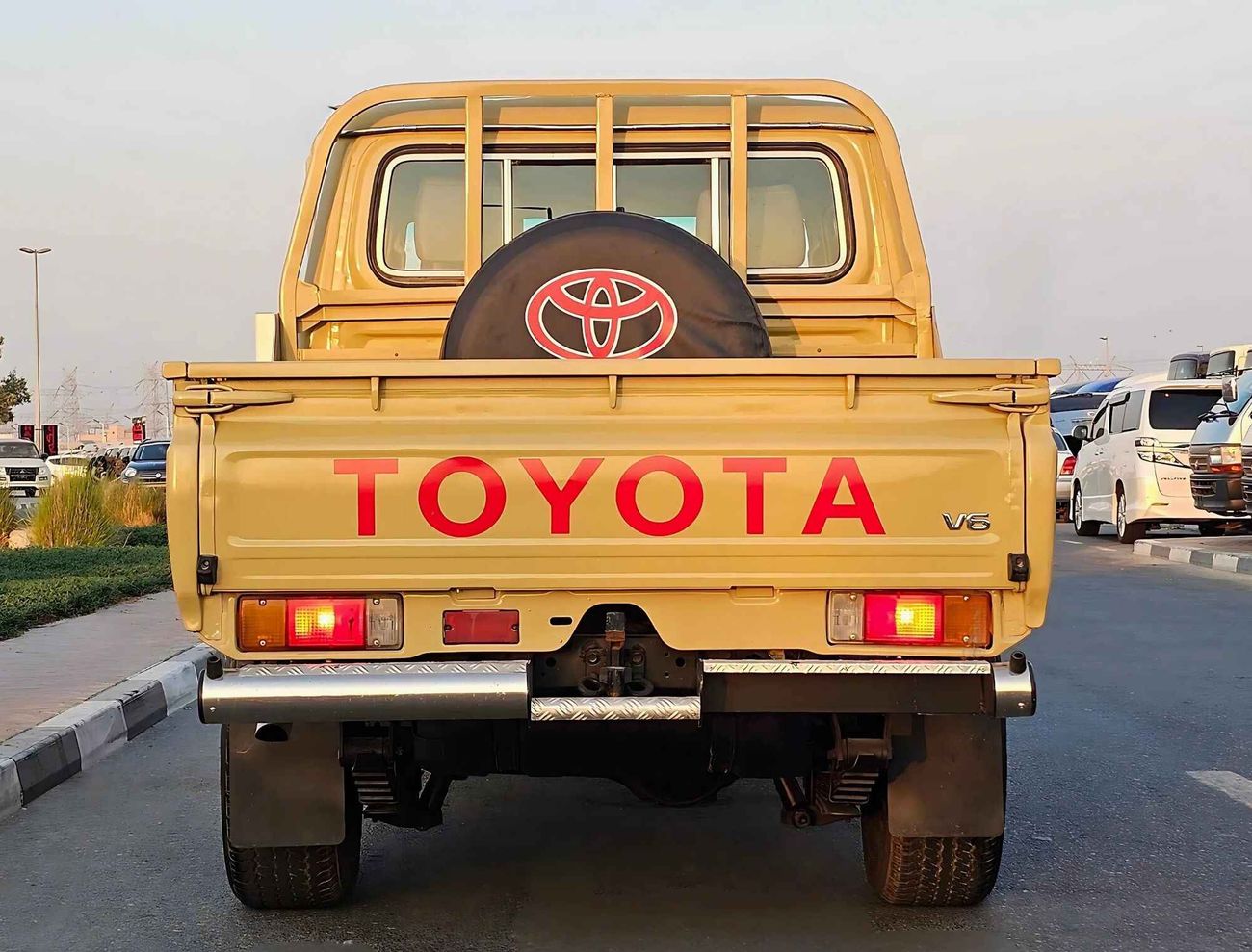 Toyota Land Cruiser Pick Up / 4 DOOR/ PETROL MANUAL V6/ EXPORT ONLY/ LOT# 69619