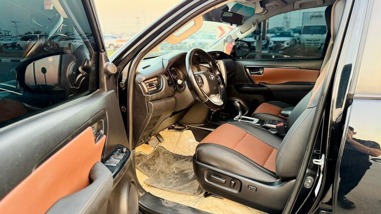 Toyota Fortuner 2020 | 2.4L DIESEL ENGINE | LHD | AUTOMATIC TRANSMISSION | ELECTRIC SEAT | DUAL TONE LEATHER SEATS