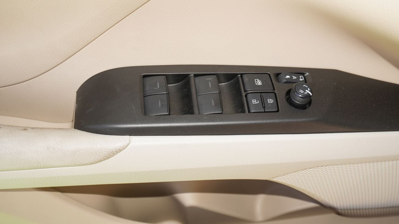 Toyota Camry GLE 2.5L HYBRID