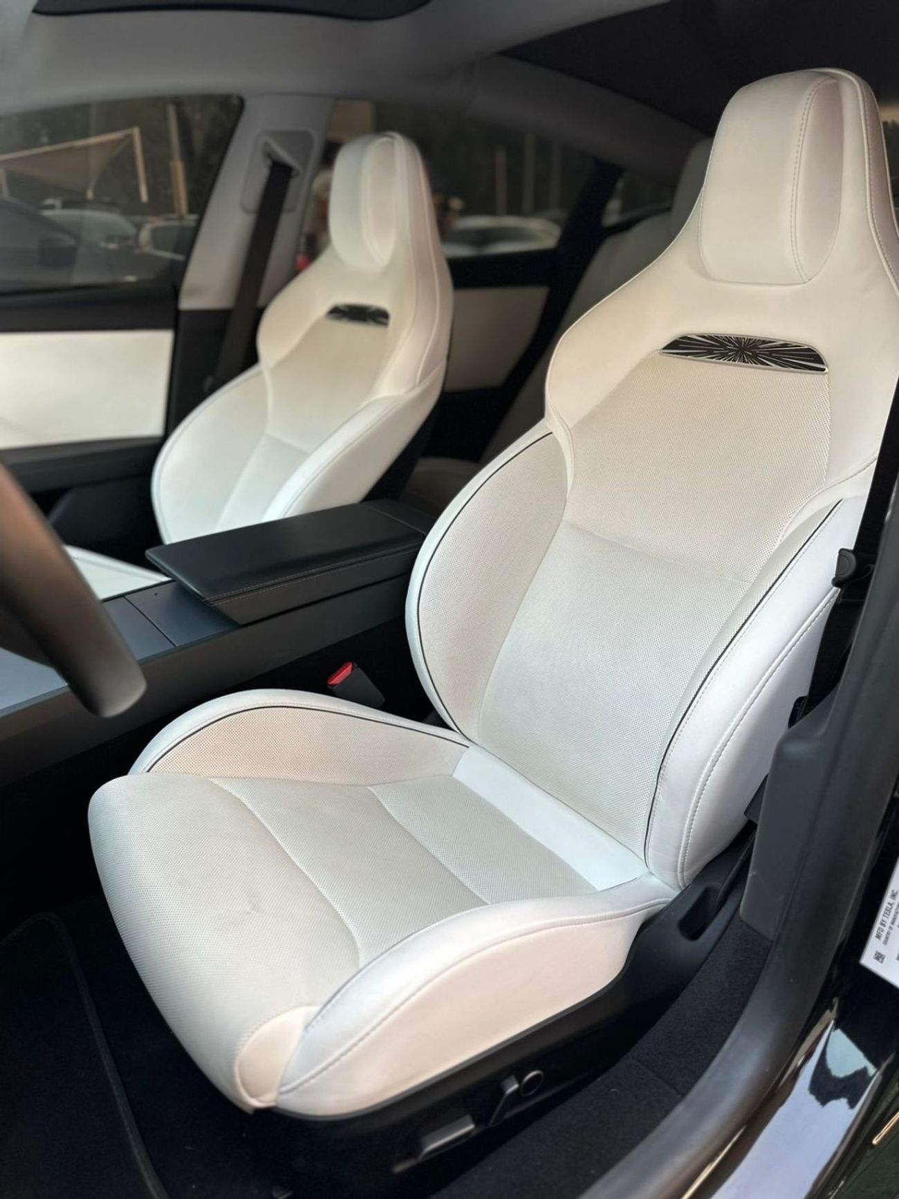 Tesla Model 3 Performance (AWD) TESLA MODEL 3 PERFORMANCE GCC 2024 Contract Service ( Under Warranty ) Original Pa