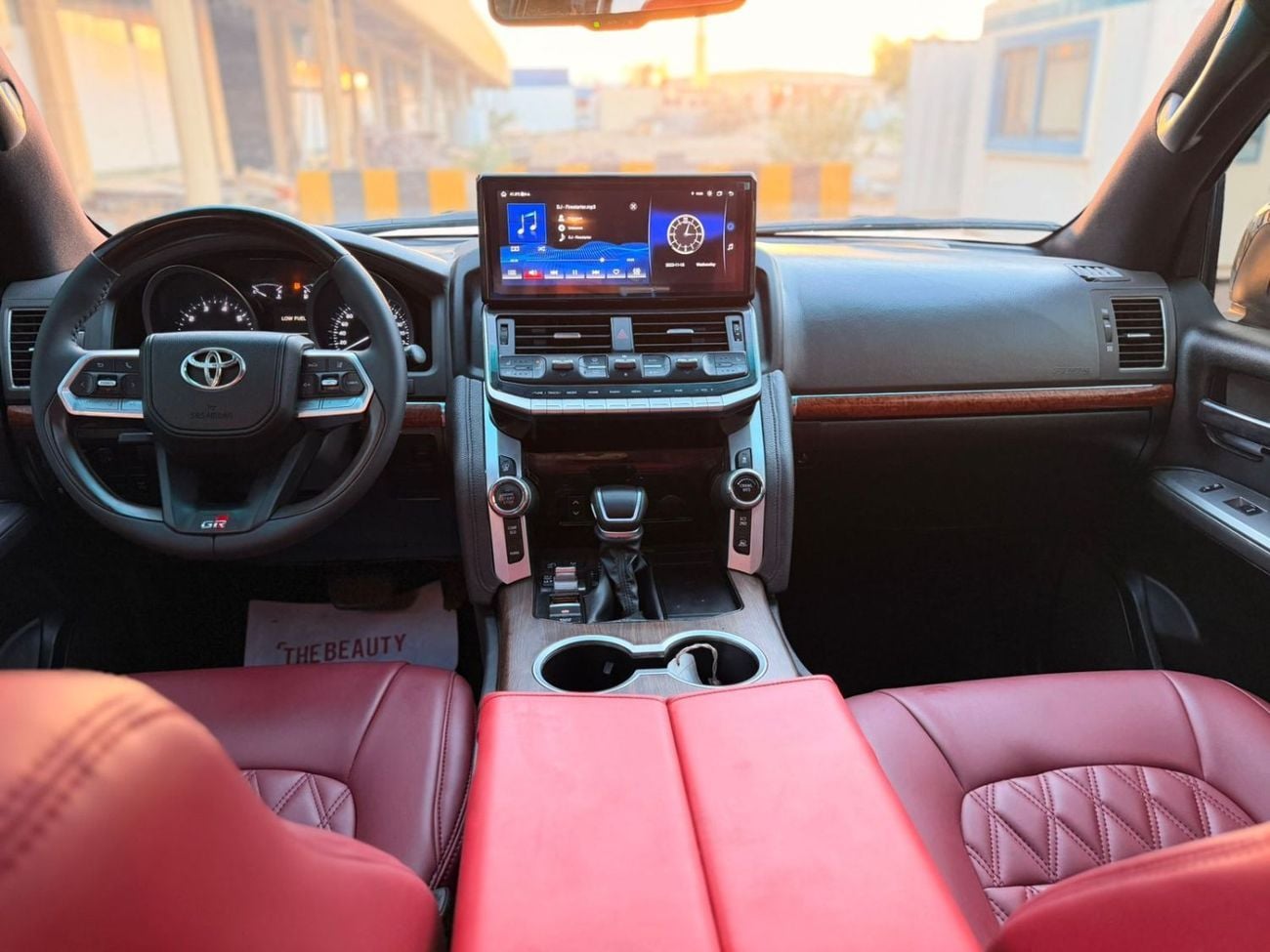 Toyota Land Cruiser GXR LANDCRUISER 2018 UPGRADE 2024 V8 LHD PETROL FULL OPTION GCC