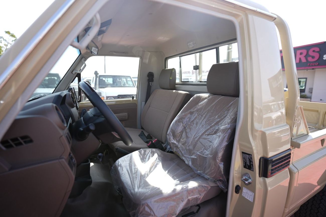 تويوتا لاند كروزر بيك آب TOYOTA LC79 PICK-UP SINGLE CABIN 4.0L V6 M/T 2025 BASIC