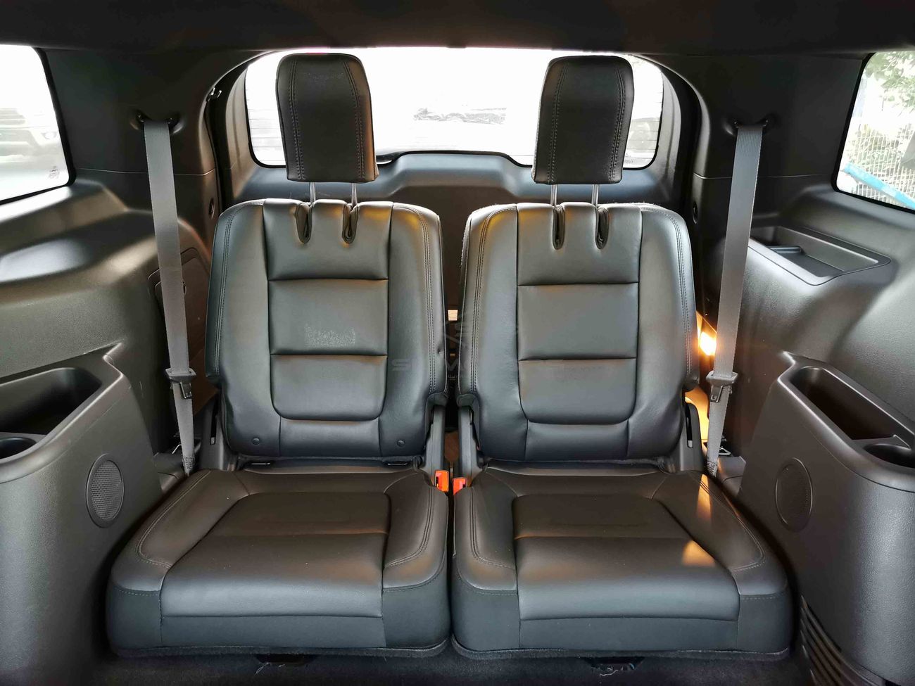 Ford Explorer 3.5L, 18" Rims, Front & Rear A/C, Multi Drive Mode Option, Leather Seats, Rear Camera (LOT # 575)