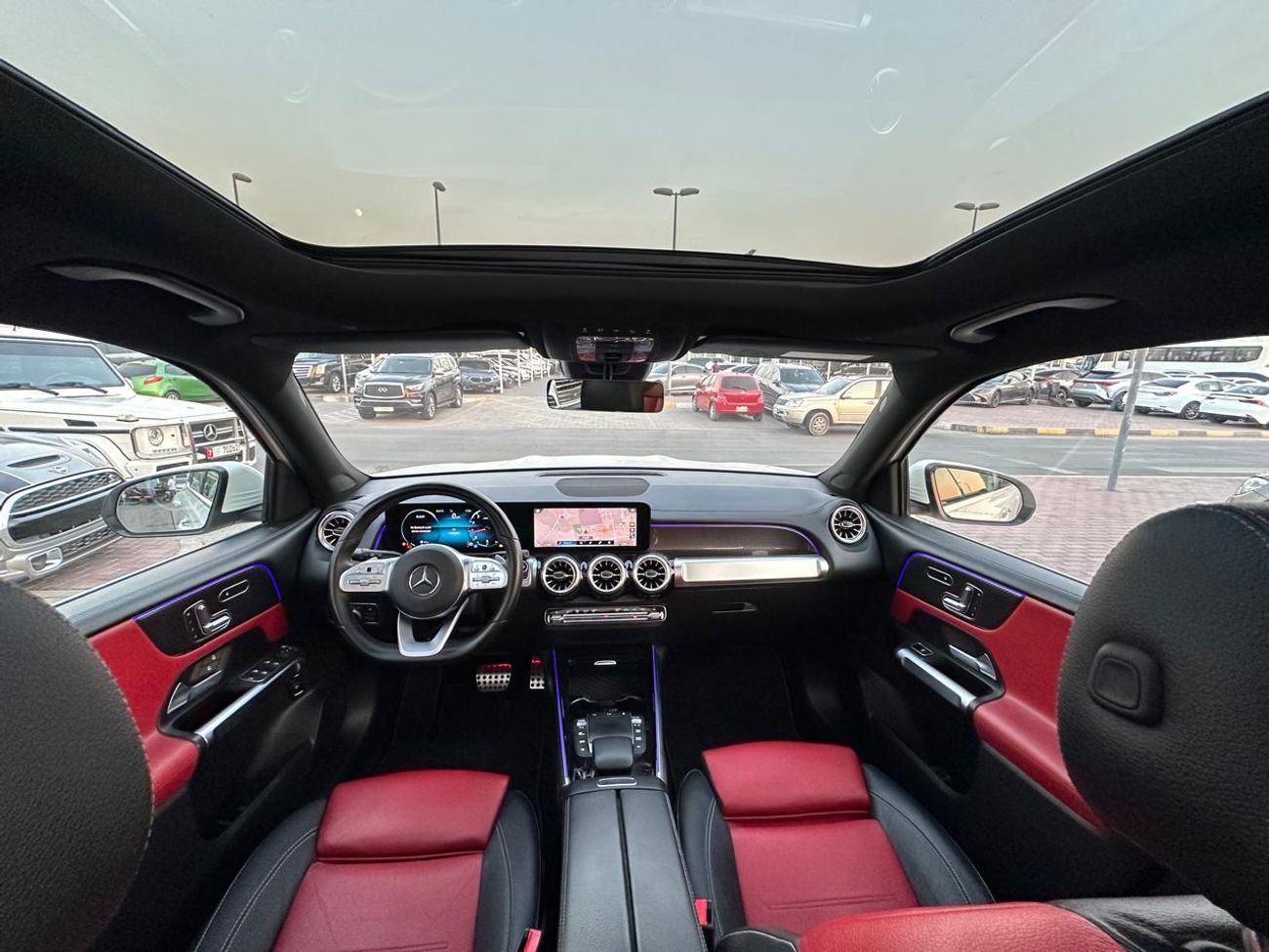 مرسيدس بنز GLB 250 Premium 2.0L (7 Seater)