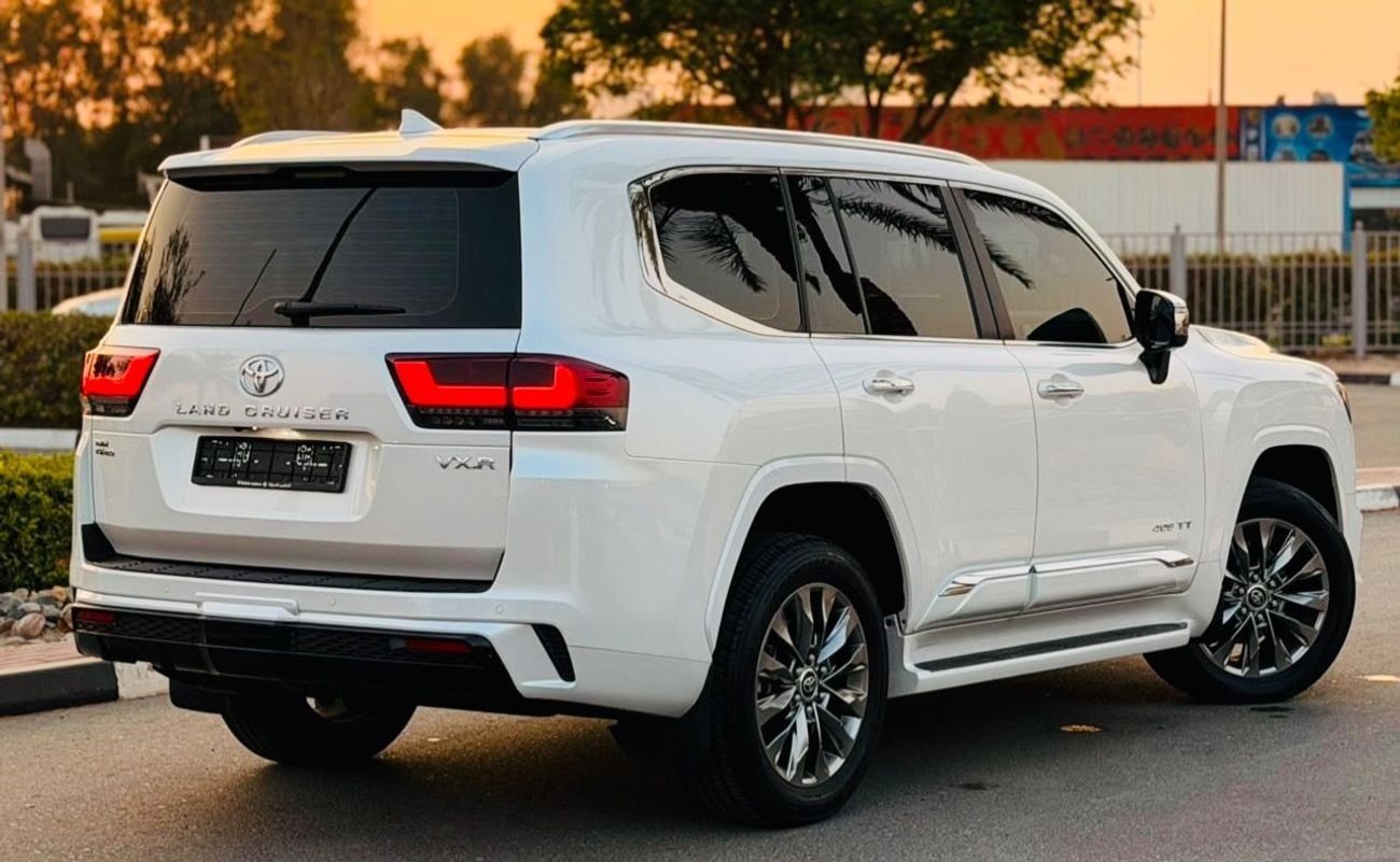 تويوتا لاند كروزر VXR