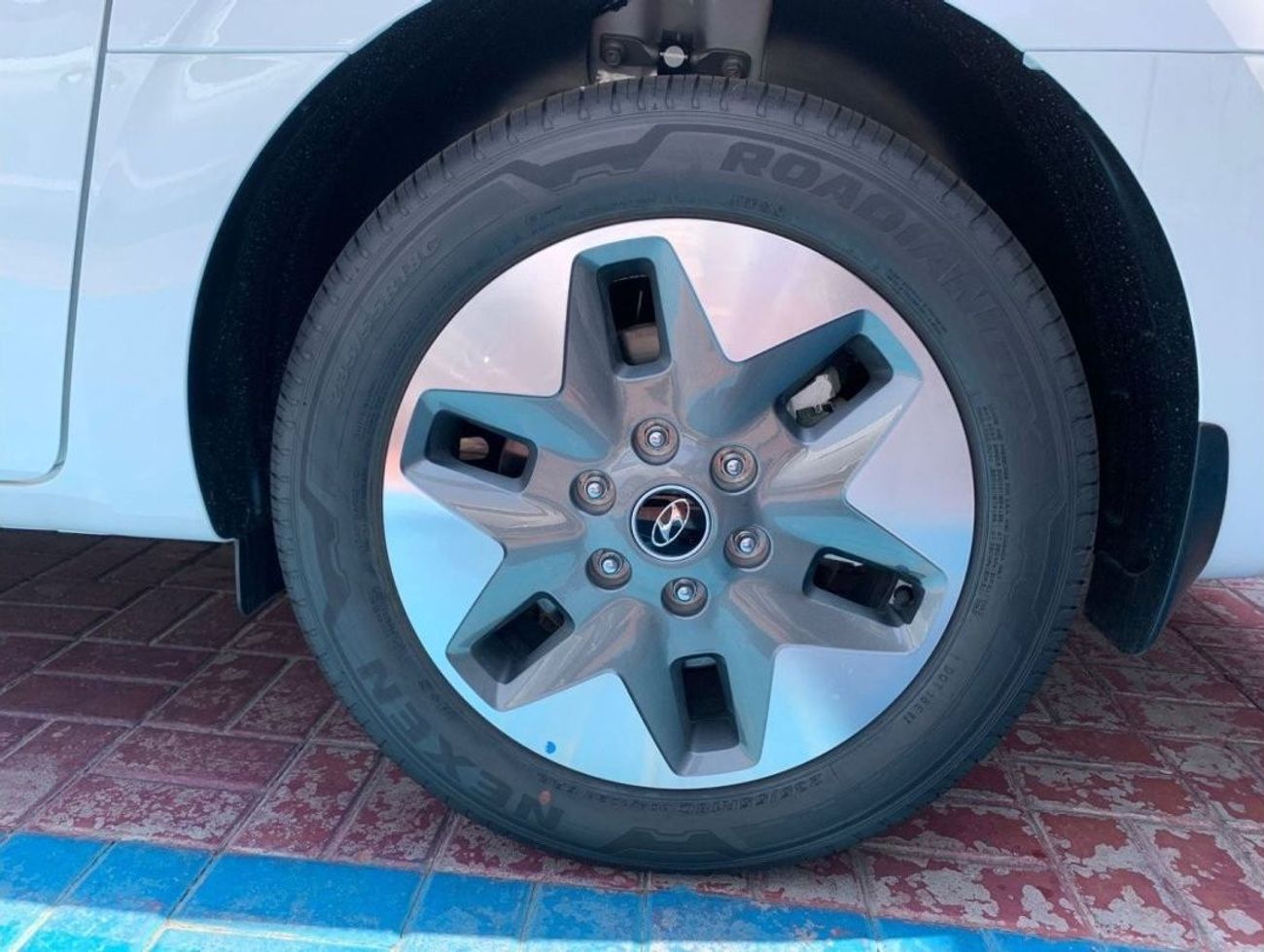 Hyundai Staria 2024 HYUINDAI STARIA 3.5L V6 AUTOMATIC 11-SEATER LOCAL