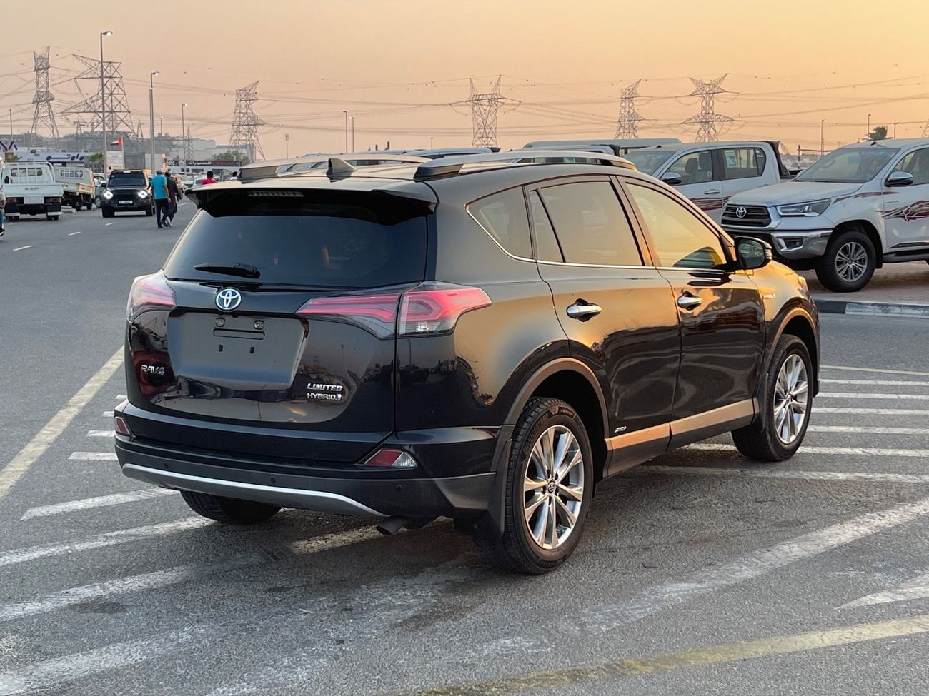 تويوتا راف ٤ 2017 TOYOTA RAV4 LIMITED HYBRID 4x4 360CAMERA FULL OPTIONS IMPORTED FROM USA