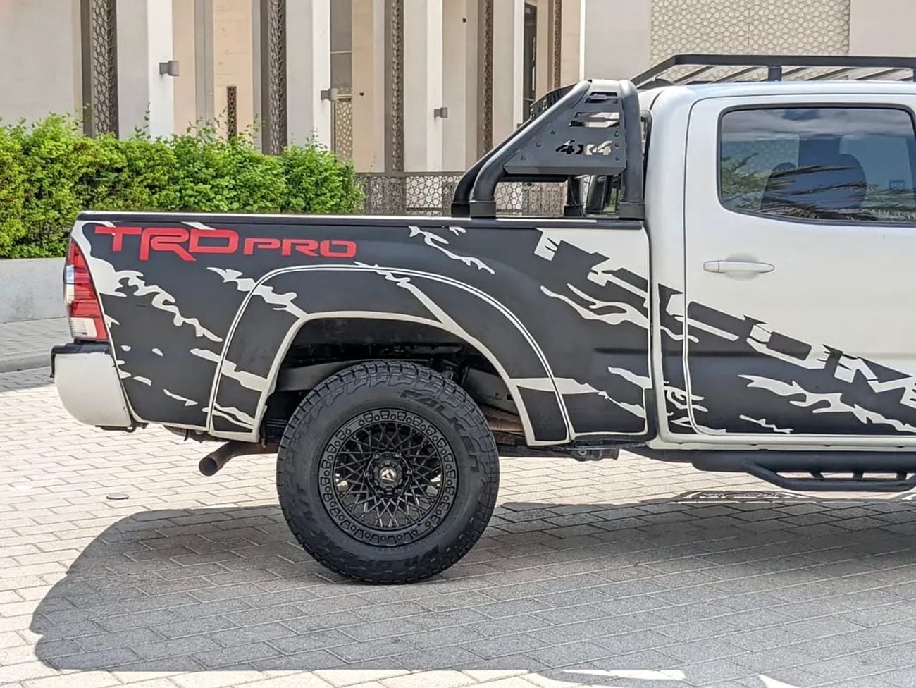 تويوتا تاكوما MODIFIED TRD 4X4 4DOORS IN EXCELLENT CONDITION