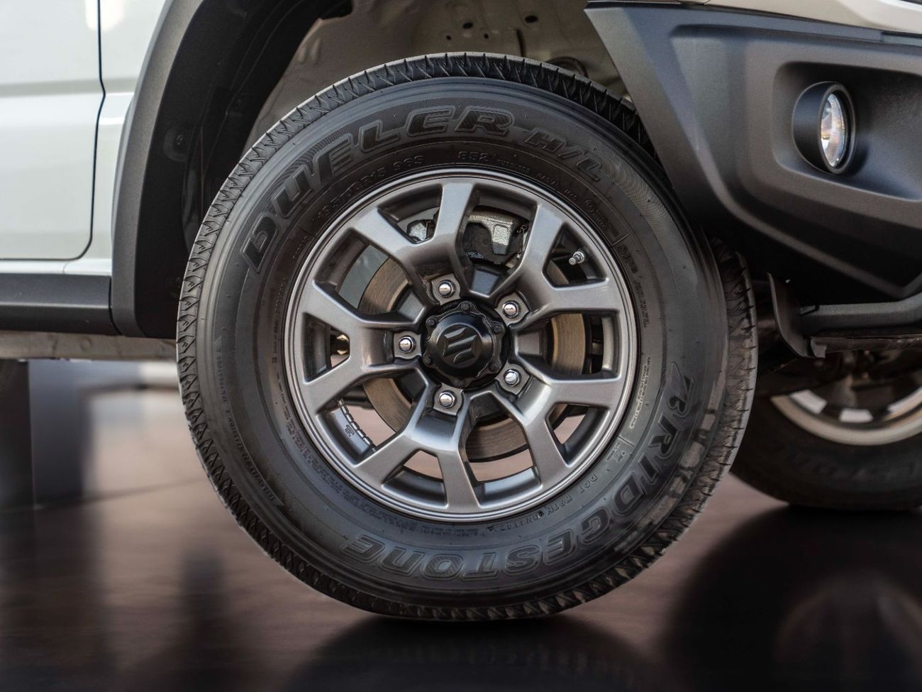 Suzuki Jimny GLX - 5 Door