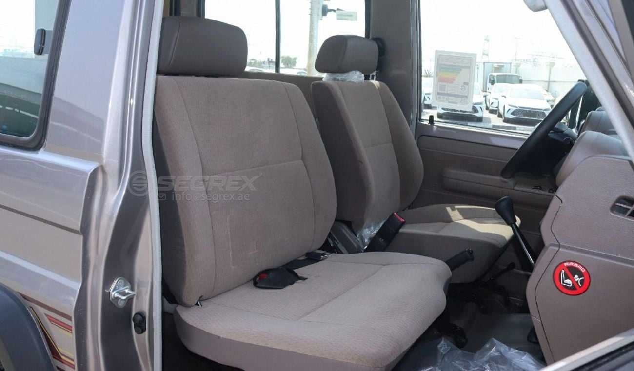 Toyota Land Cruiser 70 Hardtop LC71 . 4.0L . Petrol . 4WD . 5-Speed Manual . 7 Seats . 3 Doors For Export