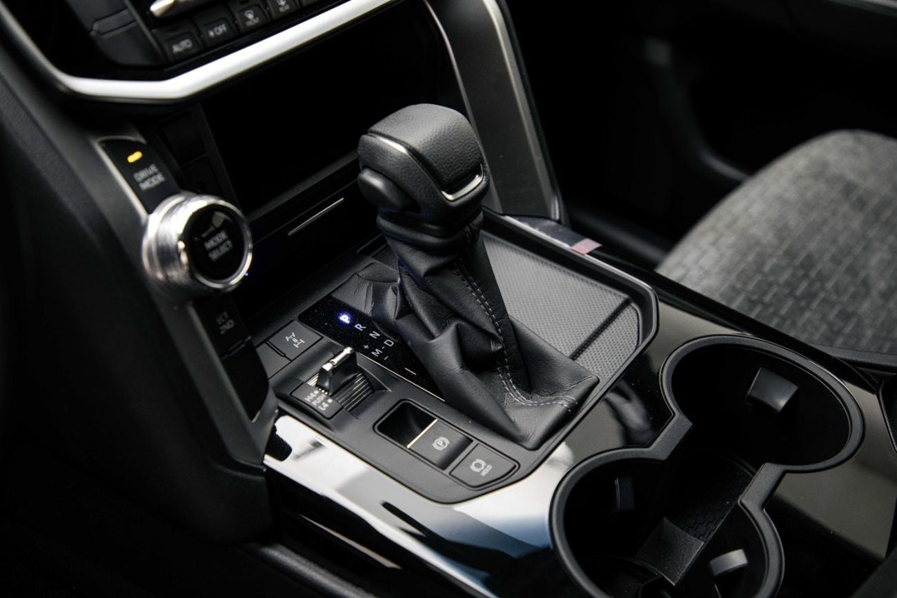 Toyota Land Cruiser LC300 EXR 3.3L - Pearl White Inside Black | Export Only