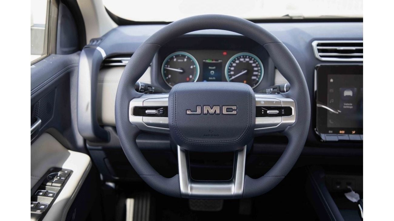JMC Grand Avenue 2024 JMC Grand Avenue 2.3 DV 4X4 - White Pearl Inside Black & White | Export Only