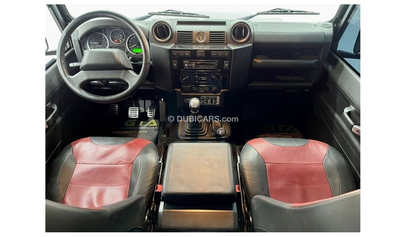 لاند روفر ديفندر 2016 Land Rover Defender 90, Full Service History, Warranty, GCC