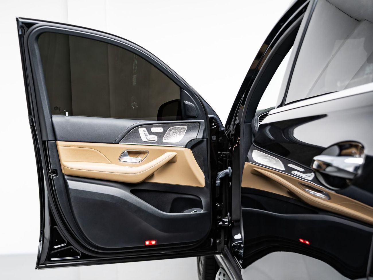 مرسيدس بنز GLS 450 Premium + 3.0L (389 HP)