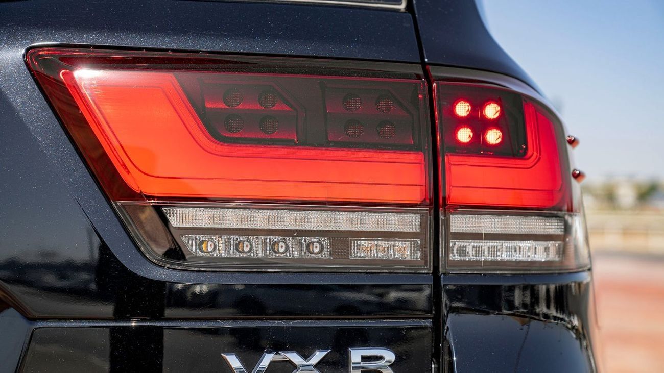 Toyota Land Cruiser VXR 3.5L