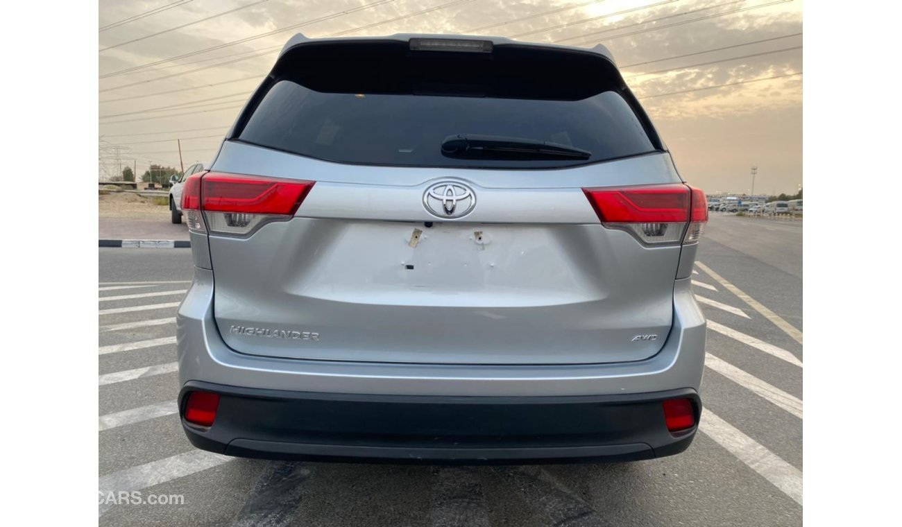 Toyota Highlander 2019 TOYOTA HIGHLANDER AWD / MID OPTION