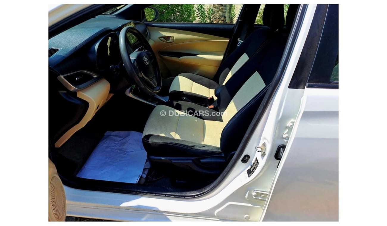 تويوتا يارس SE