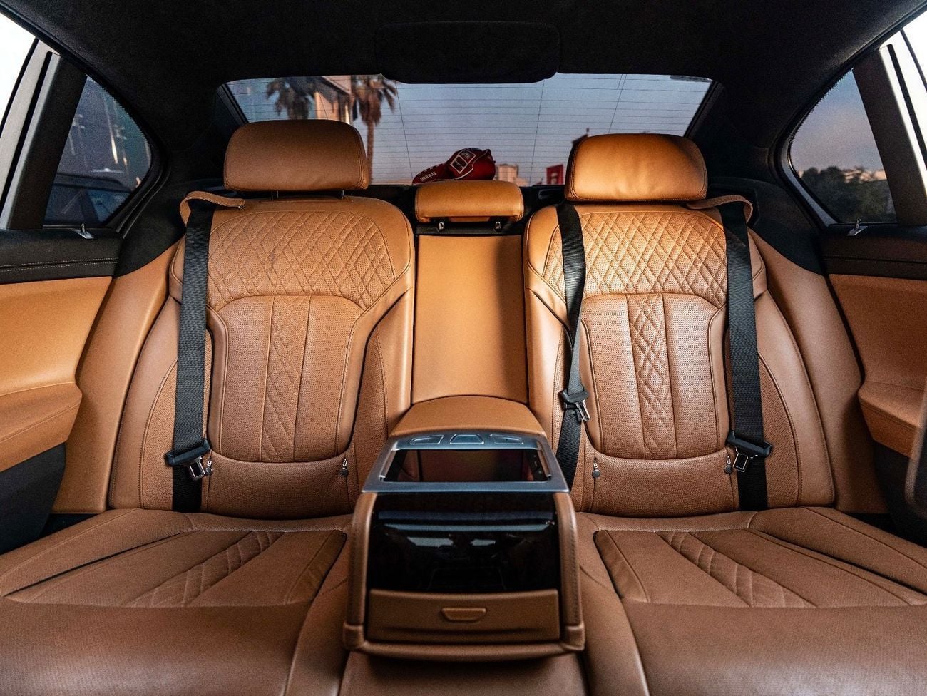 BMW 740Le Efficient in fuel consumption Upto 5 L/100km، high perfornance & Low Kilometres’ Top Options BMW GCC