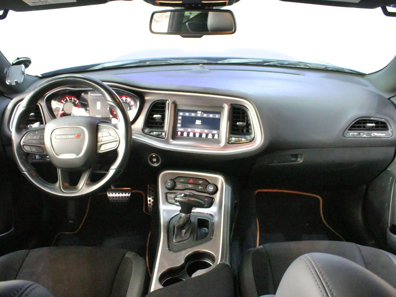 دودج تشالينجر R/T Shaker 5.7L (372 HP)