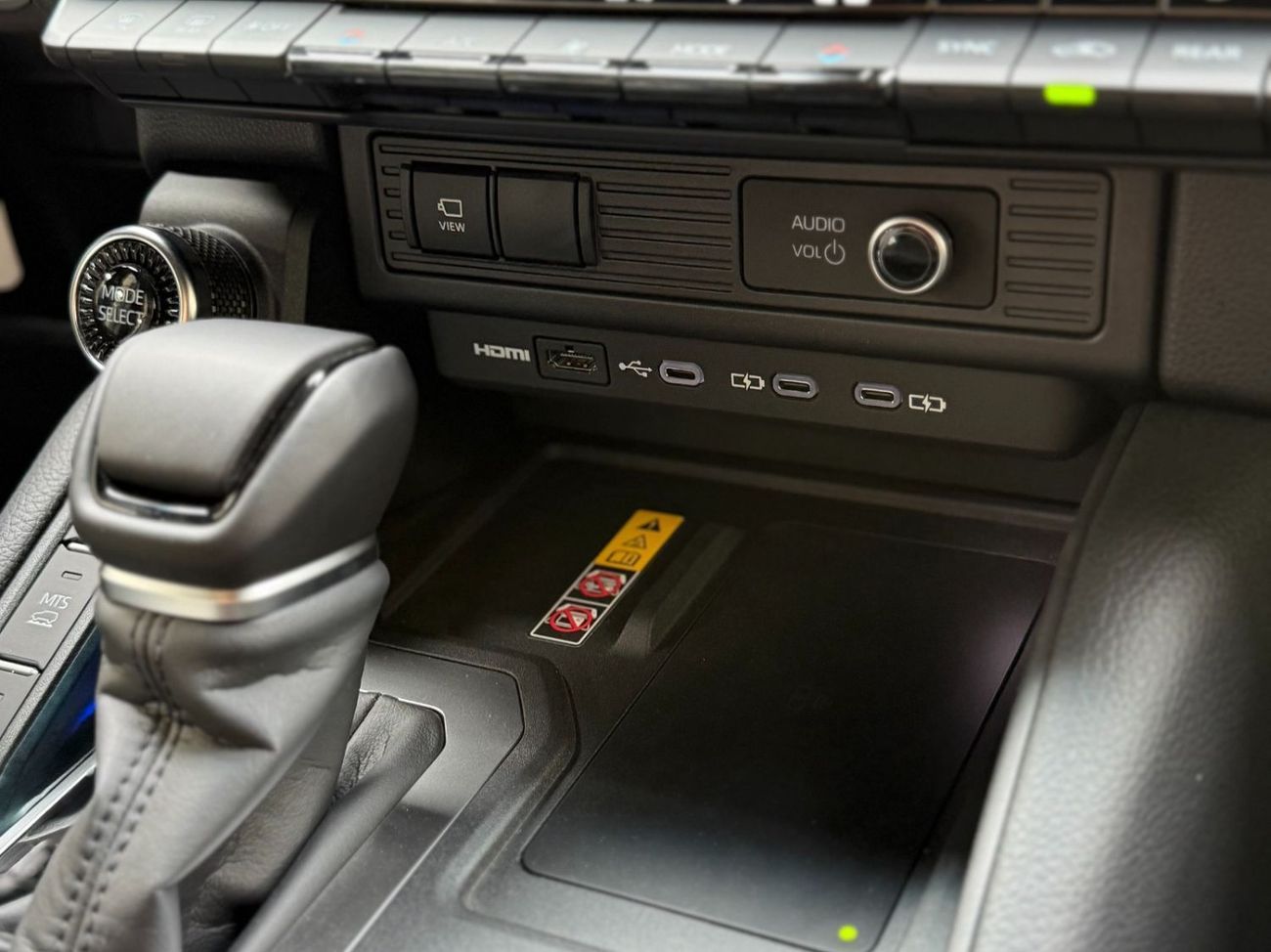 تويوتا برادو LUXURY 2.4 TURBO **EXPORT ONLY**التصدير فقط خارج الخليج***