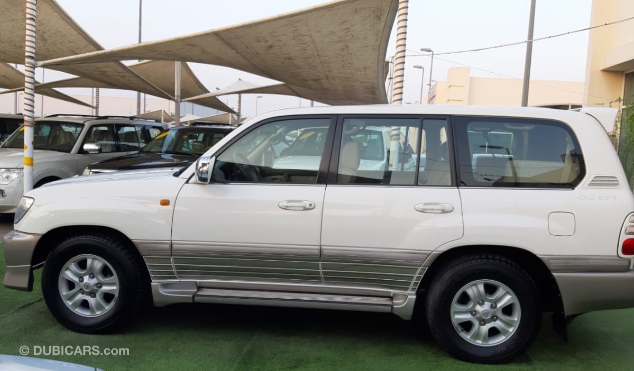 Toyota Land Cruiser Gulf car number 2 excellent condition does not need any expenses