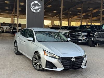 Nissan Altima SV 2.5 L V4 / RADAR / REMOTE START/ BLIND SPOT / LINE ASSIST / SCREEN / LED HEADLIGHTS