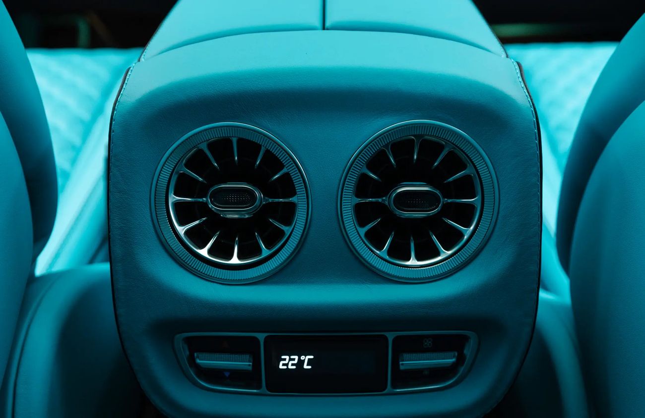 Mercedes-Benz G 63 AMG 4X4² 4.0L V8 Bi-Turbo Engine