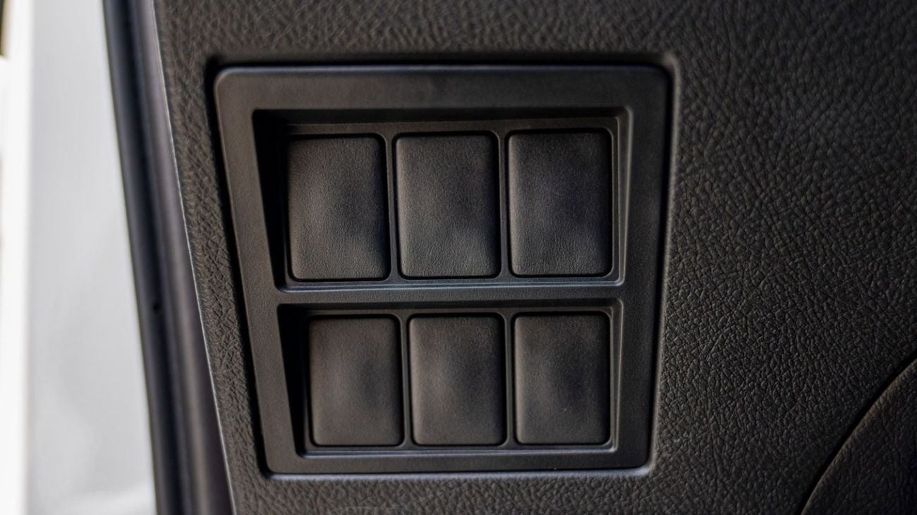 Toyota Hilux HILUX 2.4L MED OPTION DIESEL 2024