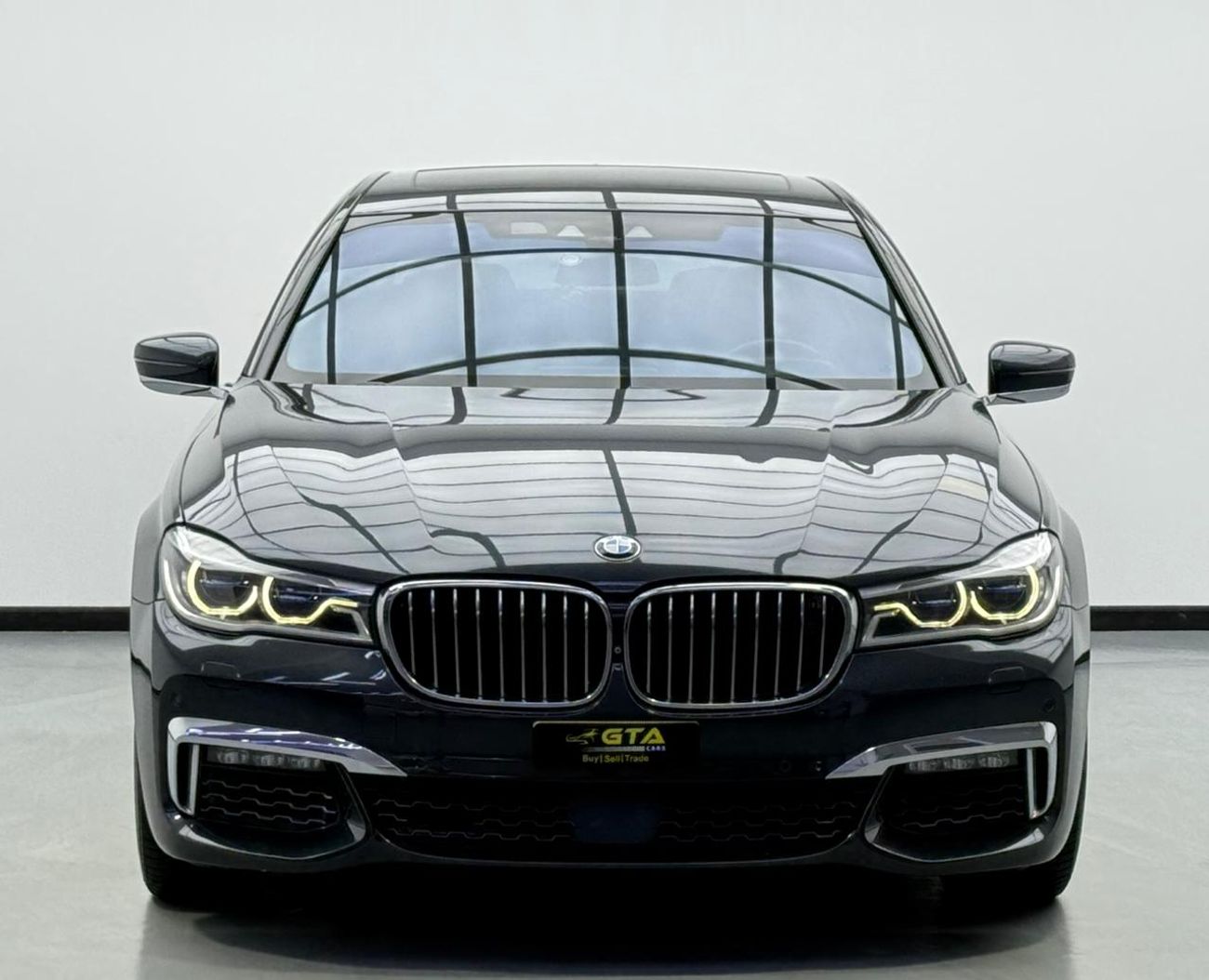 بي أم دبليو 750Li 2017 BMW M750Li xDrive, Full Service History, Fully Loaded, Excellent Condition, GCC