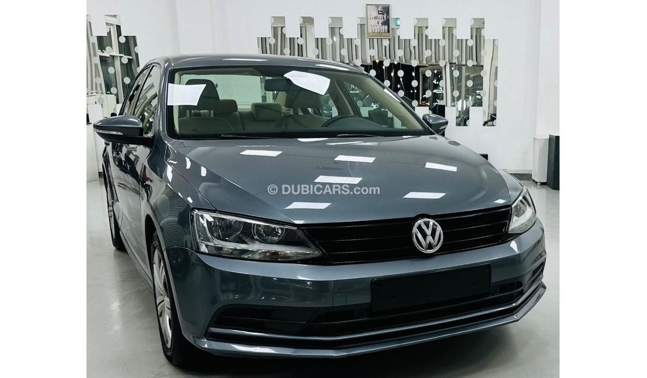 Volkswagen Jetta Trendline S GCC .. Perfect Condition .. 1,6 L ..