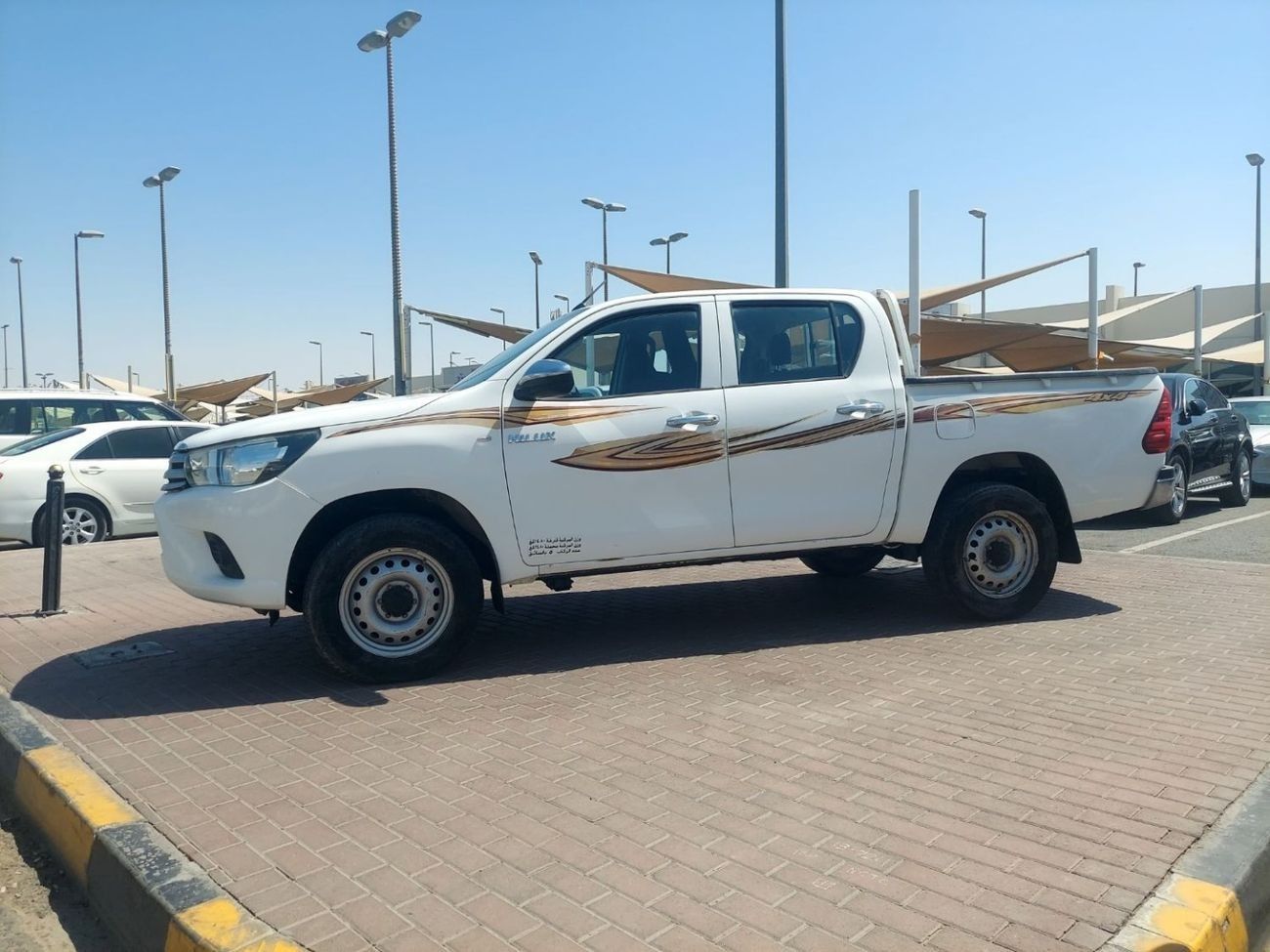 تويوتا هيلوكس DC 4WD 2.7L PETROL MANUAL TRANSMISSION