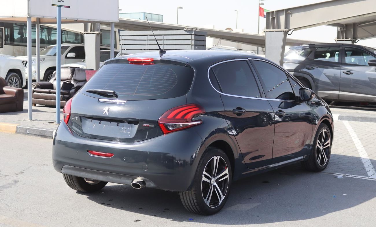 بيجو 308 بيجو 208 - موديل 2018 - خليجى  - بدون حوادث - محرك 1.6 - GT LINE - بحاله ممتازة