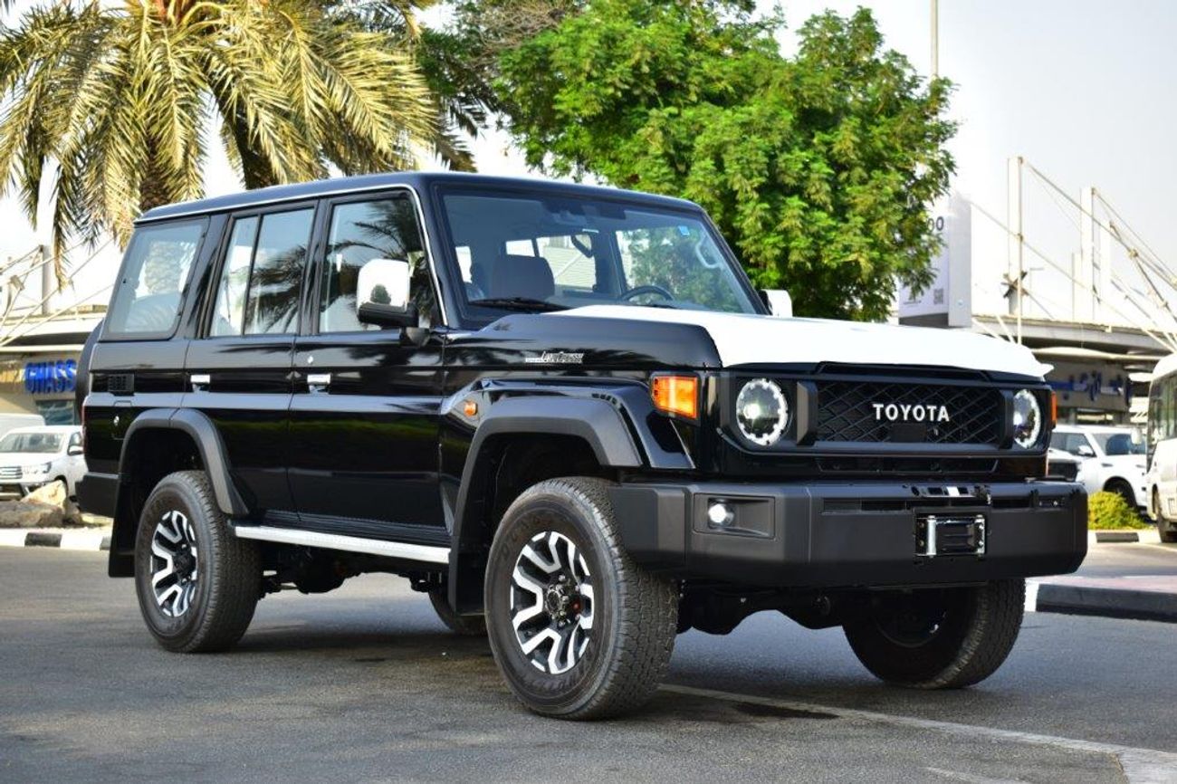 Toyota Land Cruiser 70 SDLX 2.8L DIESEL 4WD 5-SEATER AUTOMATIC TRANSMISSION