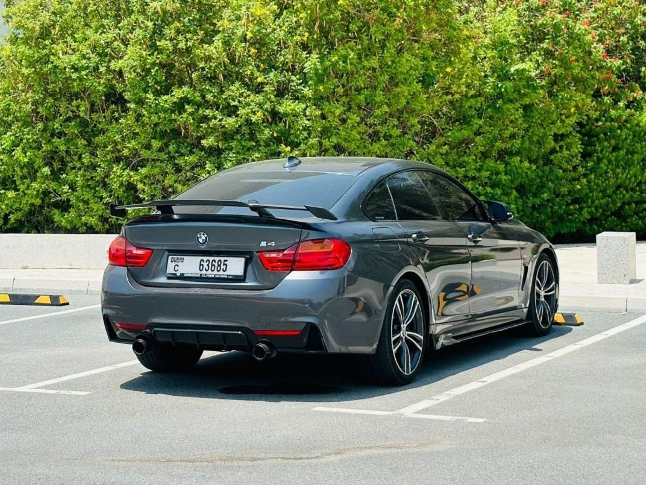 بي أم دبليو 440i M سبورت