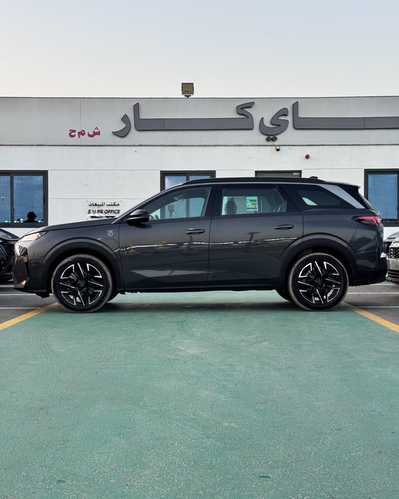 Peugeot 5008 NEW PEUGEOT 5008 GT - 1.6T - (2025 MODEL) GCC specs