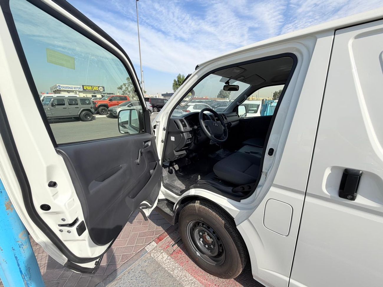 Toyota Hiace GL -Standard Roof  Panal Van 2.7L
