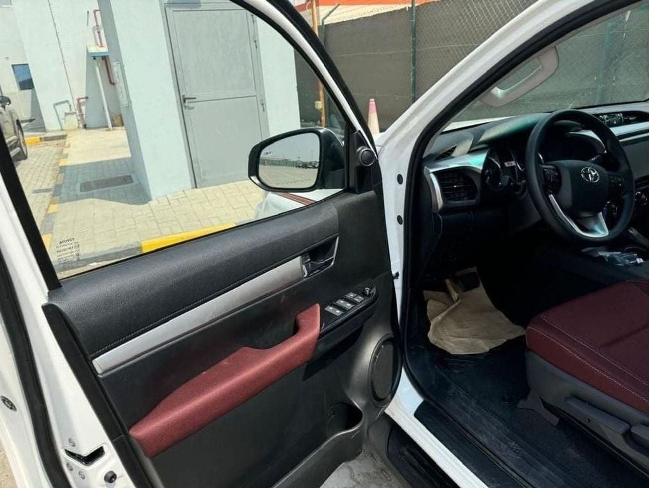 Toyota Hilux GLX Toyota Hilux 2.7L Petrol AT Full Option Without Bush Start MY2025