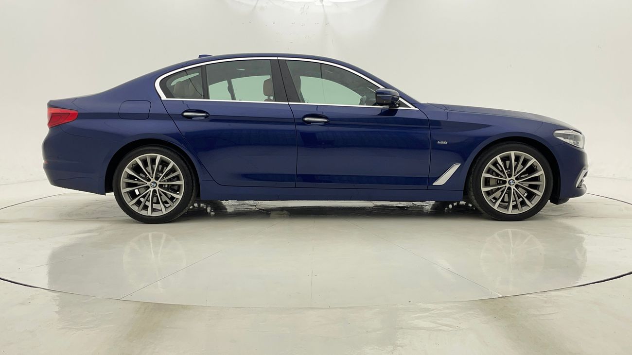 بي أم دبليو 530i LUXURY LINE 2 | بدون دفعة مقدمة | اختبار قيادة مجاني للمنزل