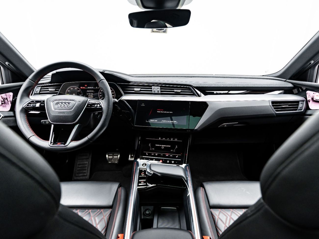 أودي Q8 إي ترون 55 quattro S Line