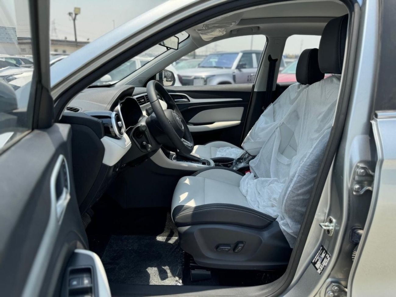 MG ZS MG ZS 1.5L (LUXURY) - 2025 MODEL SILVER COLOR