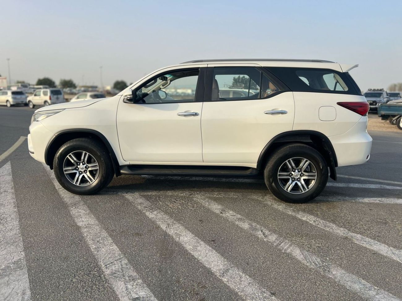 تويوتا فورتونر 2021 TOYOTA FORTUNER V4 2.7L - 4X4  4Wheel Drive - Rear Camera