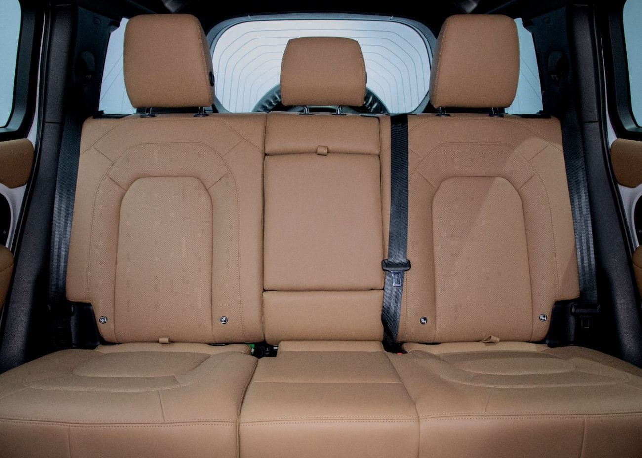 لاند روفر ديفندر P400 110 X-Dynamic HSE 3.0L (5 Seater)