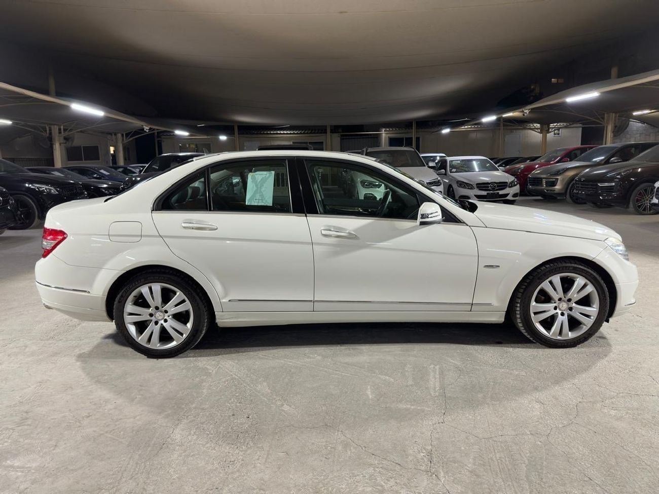 مرسيدس بنز C 300 MERCEDES C-CLASS C300 2010 3.0L | FULL SERVICE HISTORY | TWO KEYS | BLACK LEATHER INTERIOR
