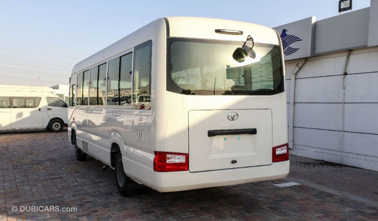 تويوتا كوستر 4.2L Diesel MT 30 seater