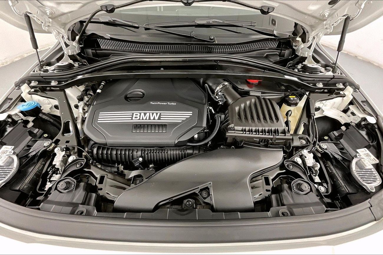 بي أم دبليو 120i Joy Edition | عرض العيد الحصري | خالية من أضرار الفيضانات