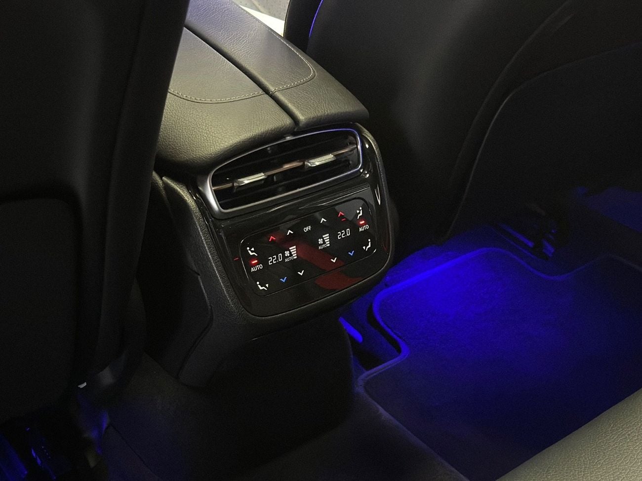 مرسيدس بنز EQE 350+ Premium +