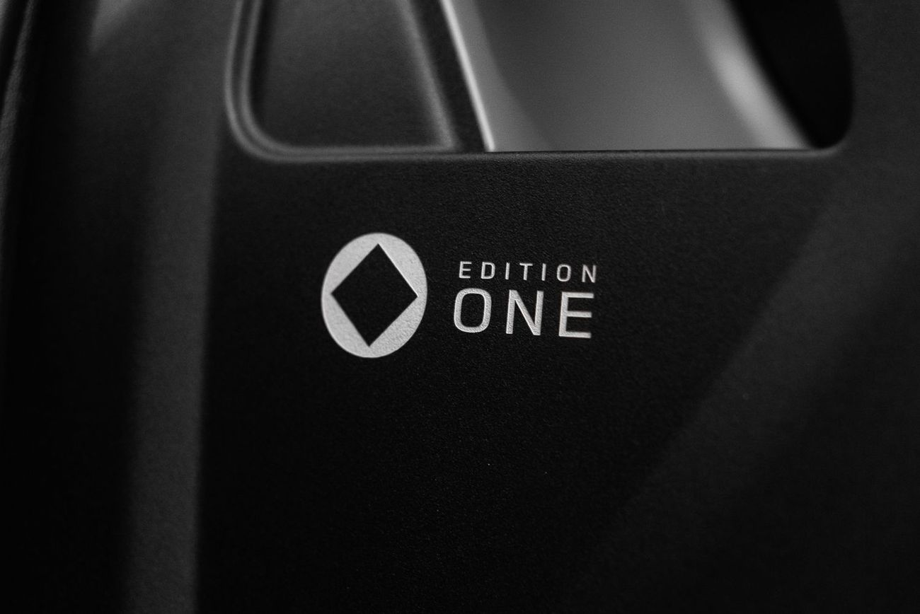 لاند روفر ديفندر 110 P635 OCTA V8