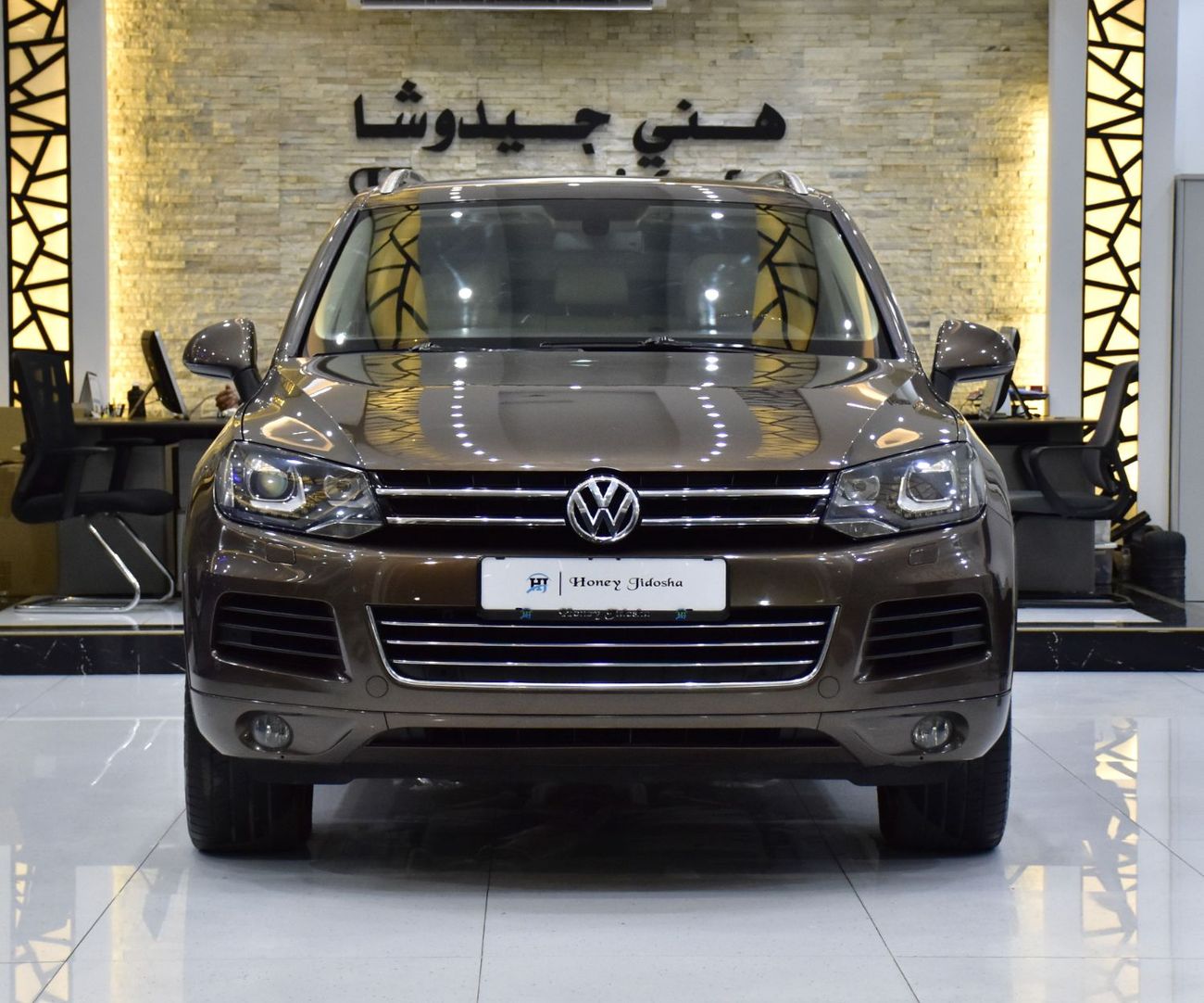 Volkswagen Touareg SEL EXCELLENT DEAL for our Volkswagen Touareg ( 2015 Model ) in Brown Color GCC Specs