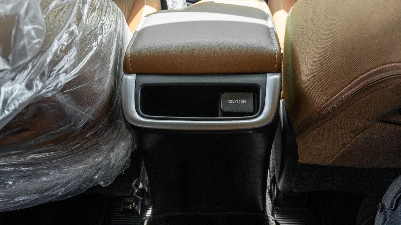 تويوتا فورتونر 2025 Toyota Fortuner 4.0L AT Petrol (White-Tan) (Qatar Spec)