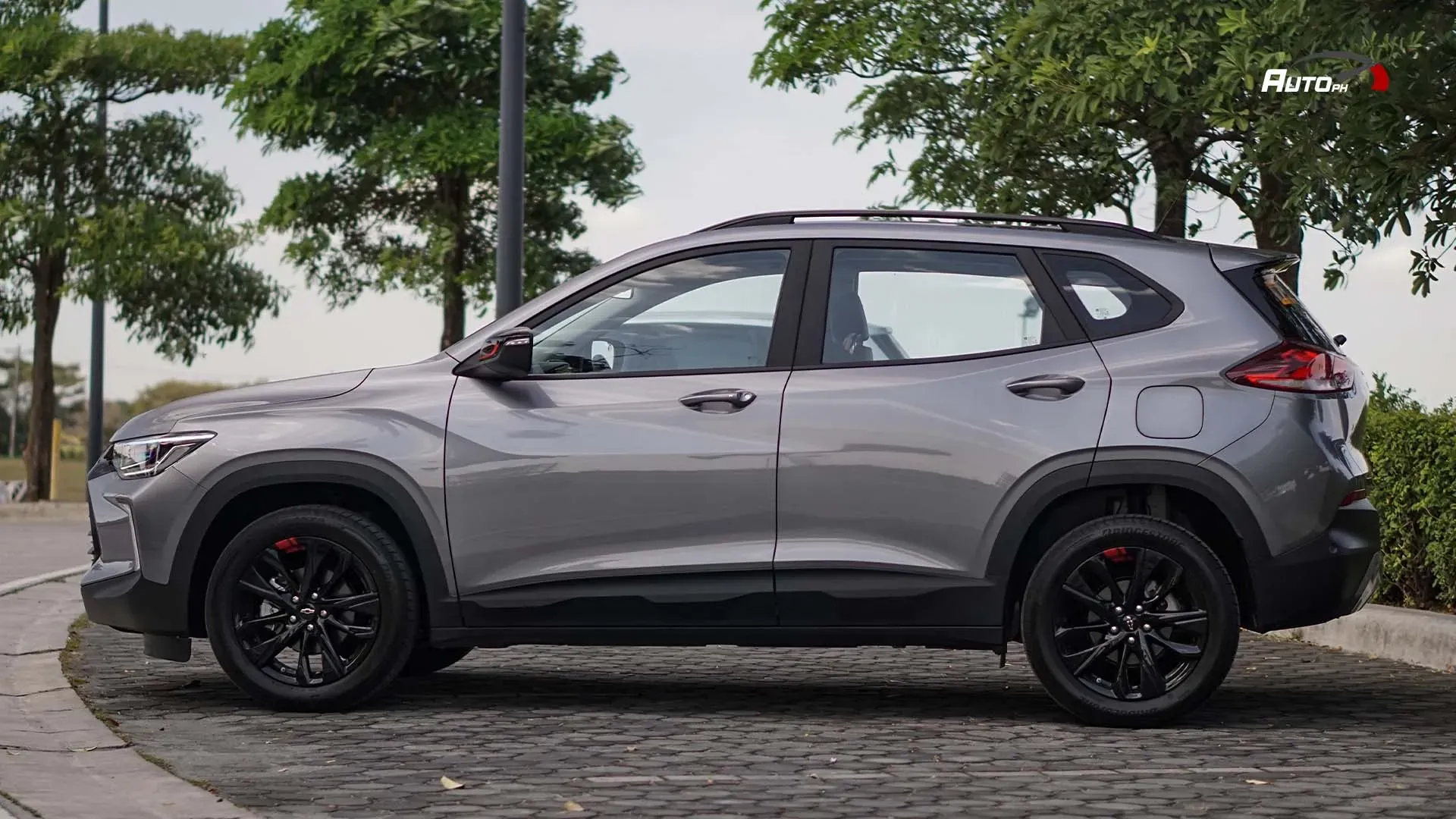 Chevrolet Tracker exterior - Side Profile